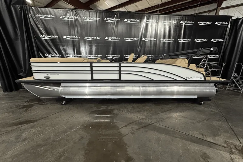 Slide: The Image of Harris 230 Sunliner 2025 - 3