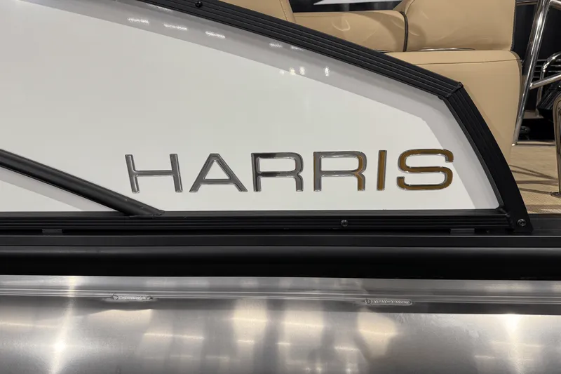 Slide: The Image of Harris 230 Sunliner 2025 - 4