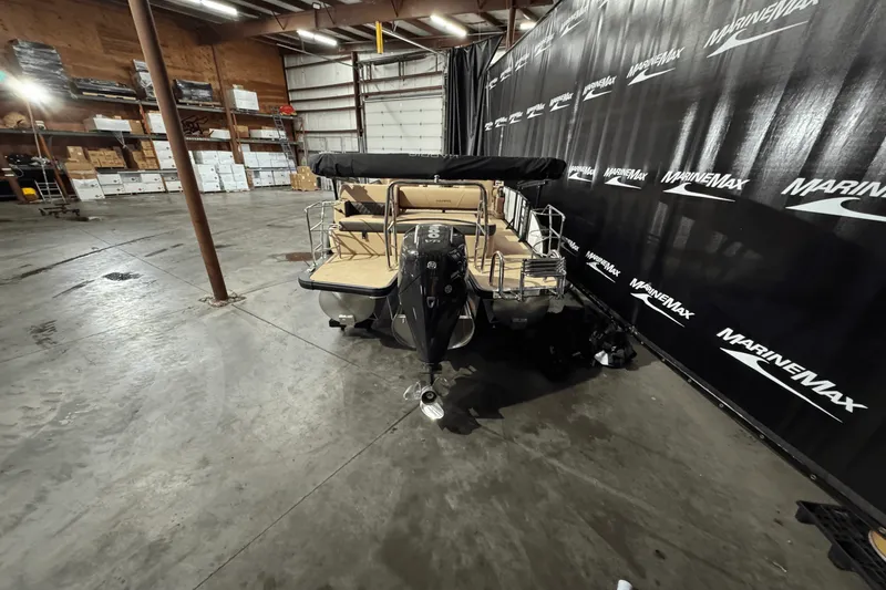 Slide: The Image of Harris 230 Sunliner 2025 - 5