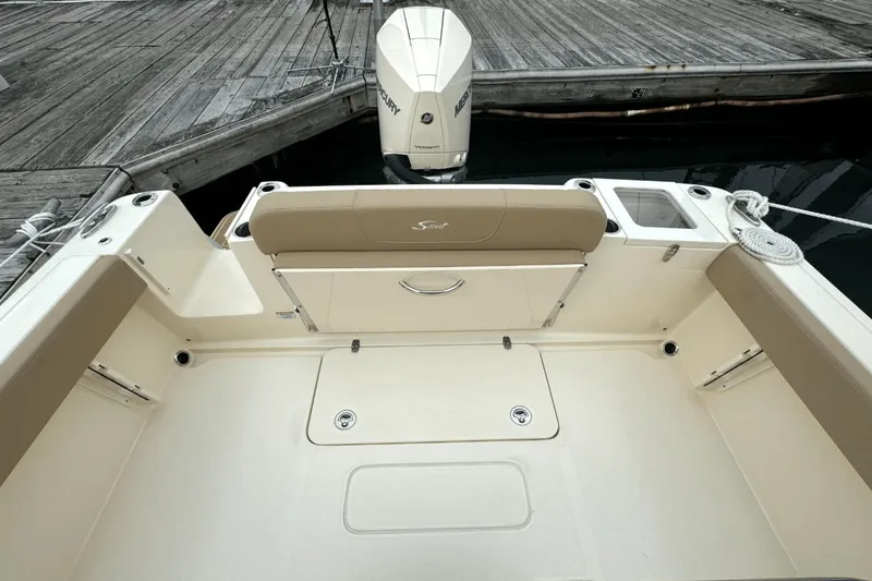 Slide: The Image of Scout 240 XSF 2025 - 12