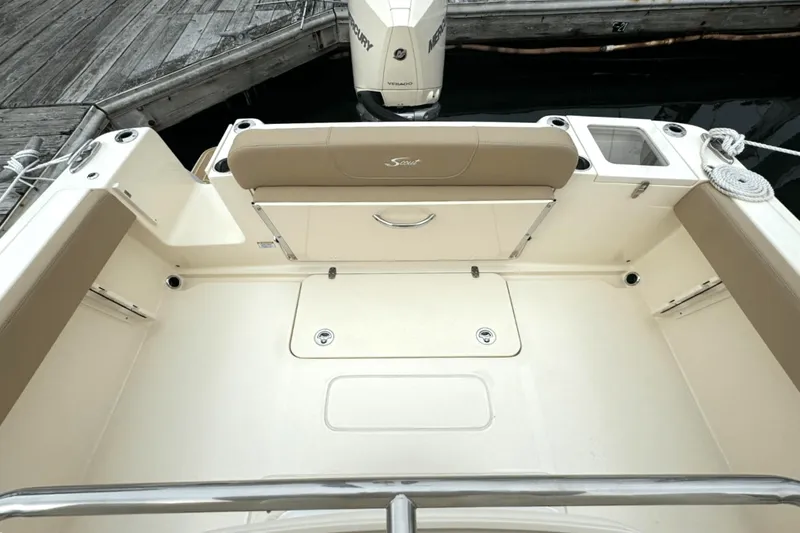 Slide: The Image of Scout 240 XSF 2025 - 13