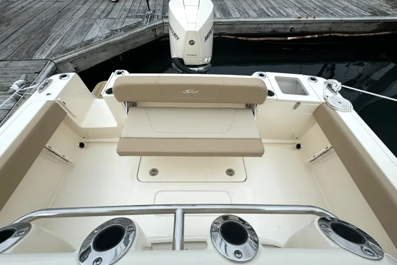 Slide: The Image of Scout 240 XSF 2025 - 14