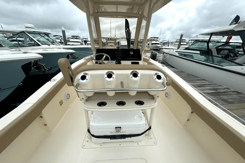 Slide: The Image of Scout 240 XSF 2025 - 16