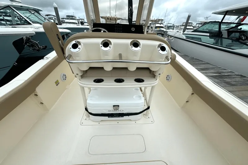 Slide: The Image of Scout 240 XSF 2025 - 17