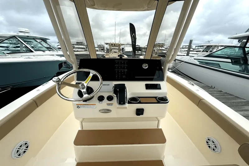 Slide: The Image of Scout 240 XSF 2025 - 22