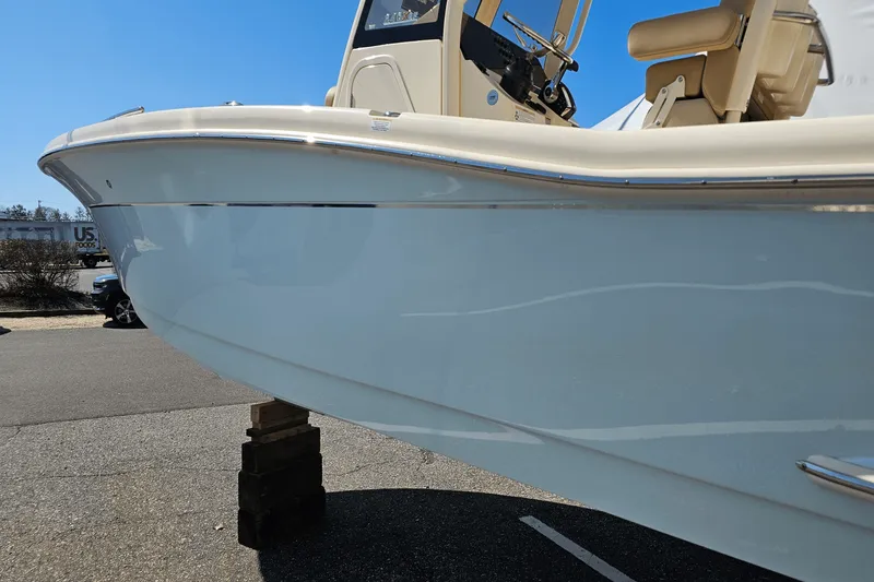 Slide: The Image of Scout 240 XSF 2025 - 8