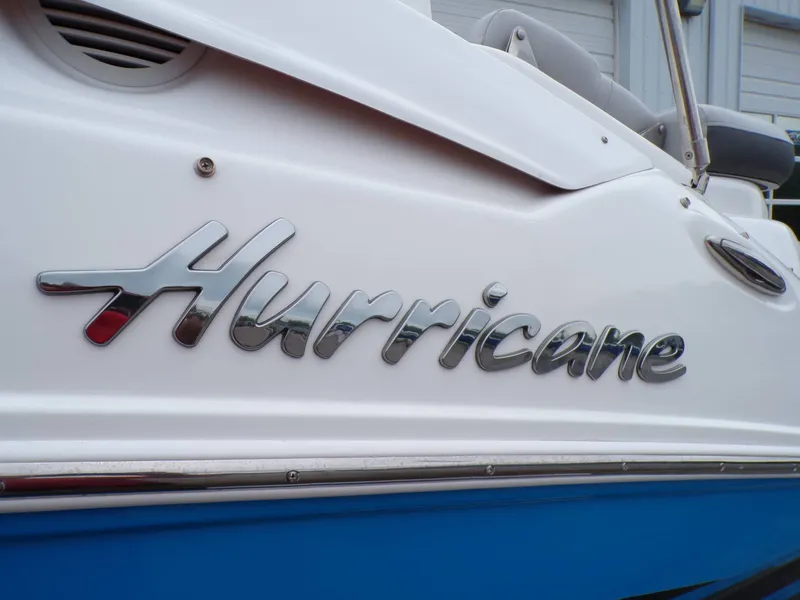 Slide: The Image of Hurricane 2400 SD 2018 - 5