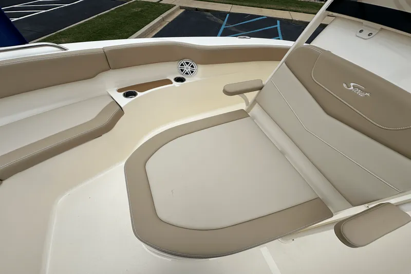 Slide: The Image of Scout 215 XSF 2025 - 15