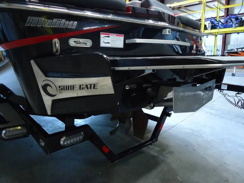 Slide: The Image of Malibu Boats 24 MXZ 2017 - 16