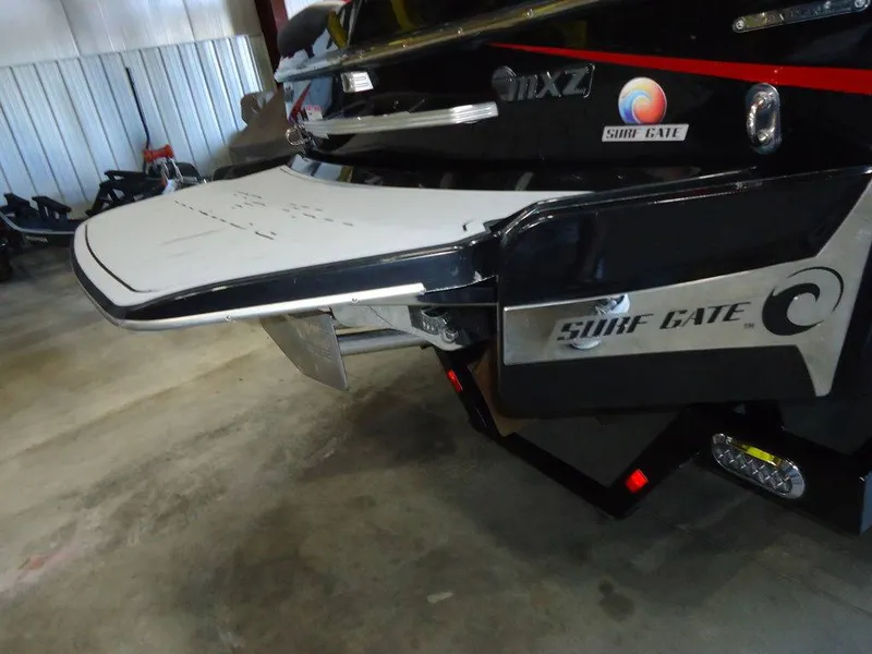 Slide: The Image of Malibu Boats 24 MXZ 2017 - 23