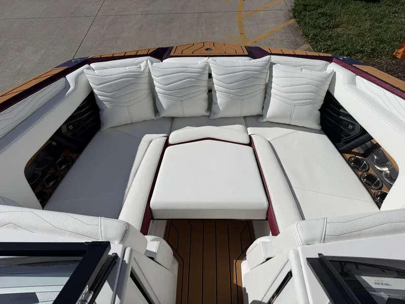Slide: The Image of Nautique G21 2026 - 17
