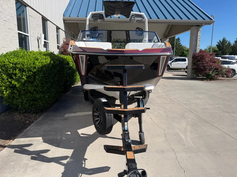 Slide: The Image of Nautique G21 2026 - 2