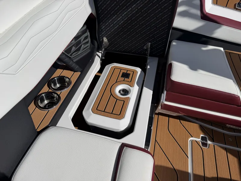 Slide: The Image of Nautique G21 2026 - 15