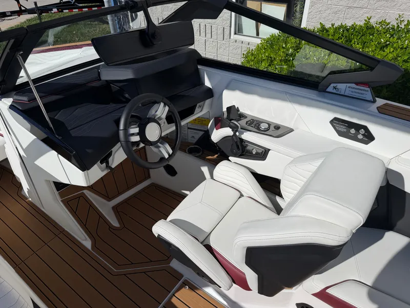 Slide: The Image of Nautique G21 2026 - 14