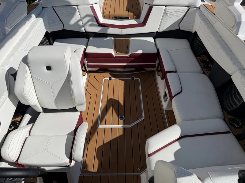 Slide: The Image of Nautique G21 2026 - 19
