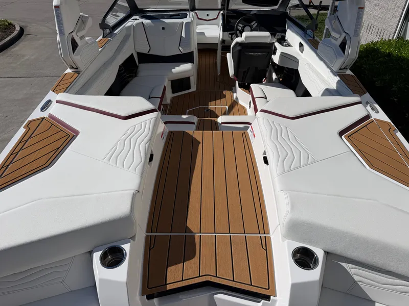 Slide: The Image of Nautique G21 2026 - 7