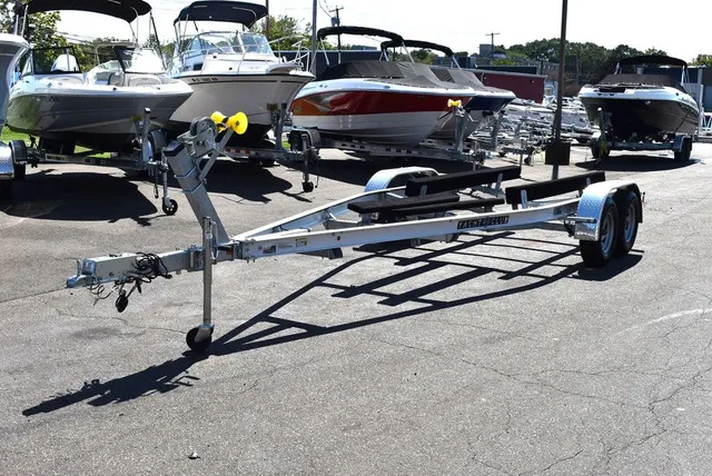 The Image of Yacht Club Trailers 21/5600 Tandem Aluminum Boat Trailer 2026 - 0
