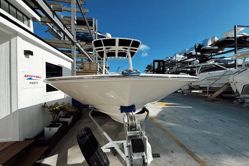 Slide: The Image of Boston Whaler 190 Montauk 2025 - 11