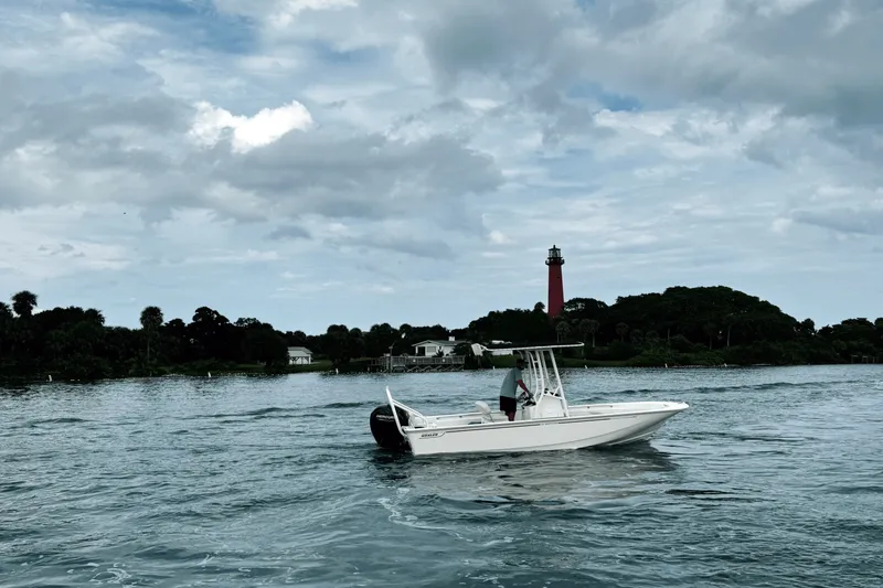 Slide: The Image of Boston Whaler 190 Montauk 2025 - 2