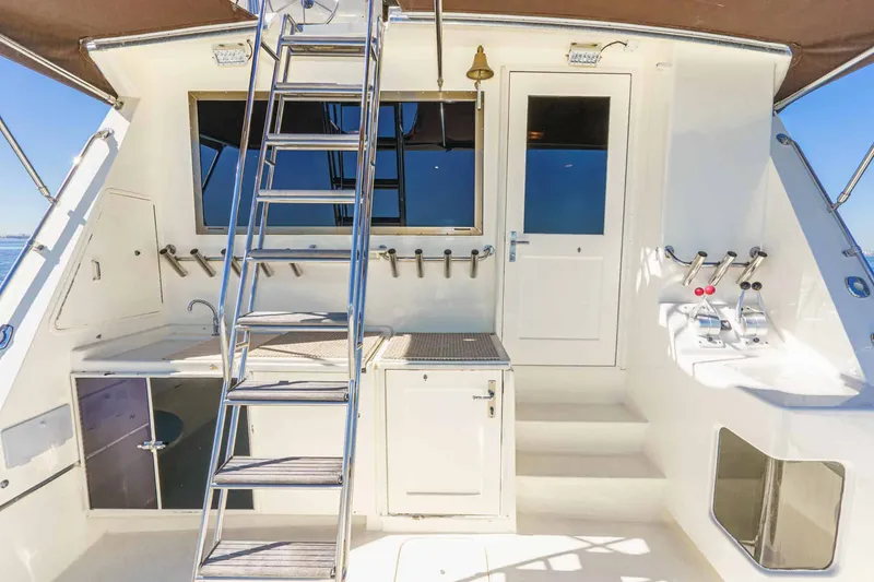 Slide: The Image of Hatteras 60 Convertible 1978 - 17