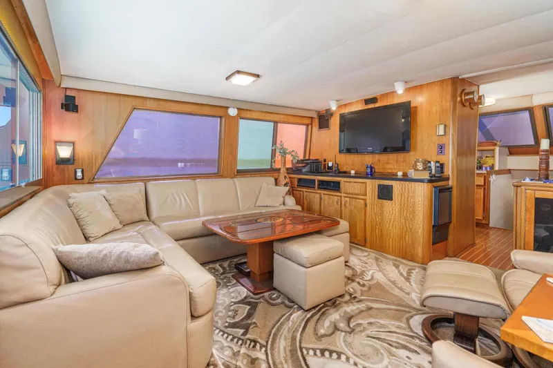 Slide: The Image of Hatteras 60 Convertible 1978 - 18