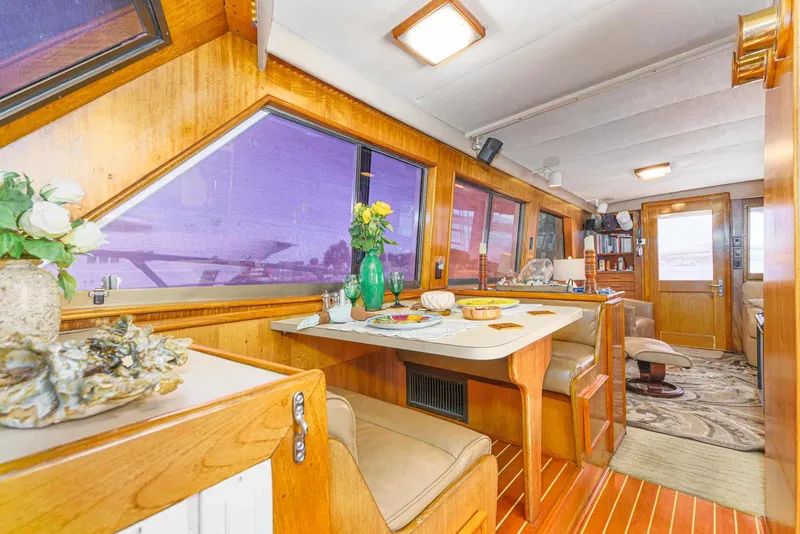Slide: The Image of Hatteras 60 Convertible 1978 - 20