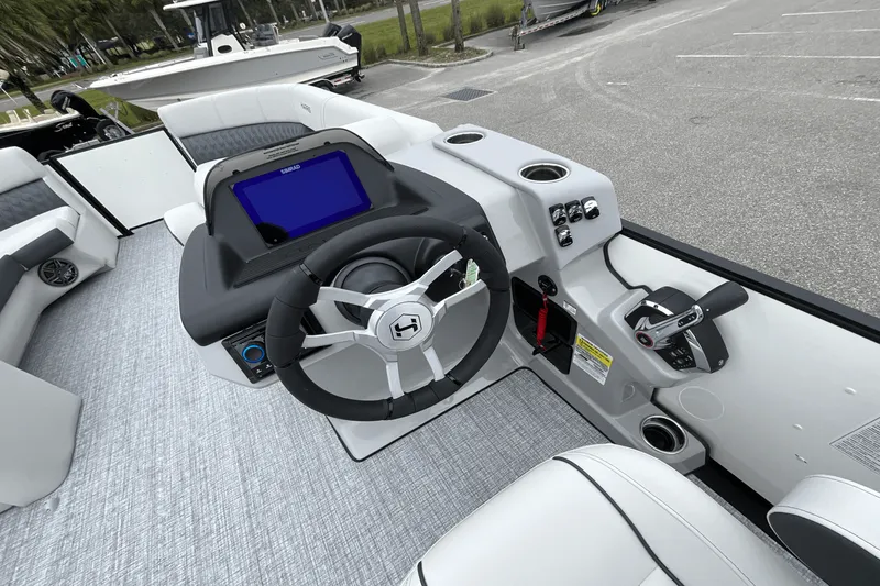 Slide: The Image of Harris 230 Sunliner 2025 - 17