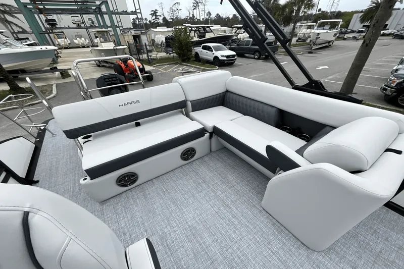 Slide: The Image of Harris 230 Sunliner 2025 - 2