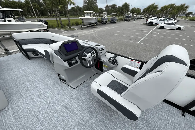 Slide: The Image of Harris 230 Sunliner 2025 - 20