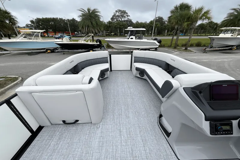 Slide: The Image of Harris 230 Sunliner 2025 - 21