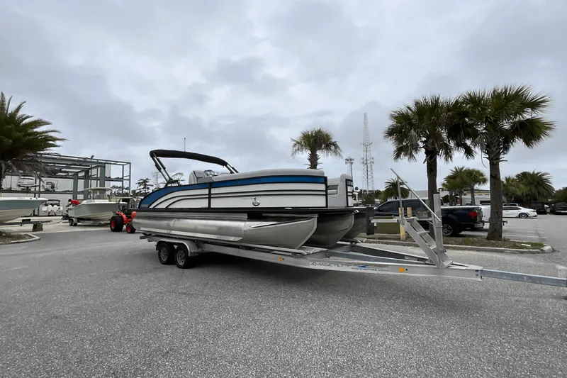 Slide: The Image of Harris 230 Sunliner 2025 - 27