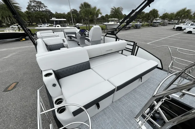 Slide: The Image of Harris 230 Sunliner 2025 - 31