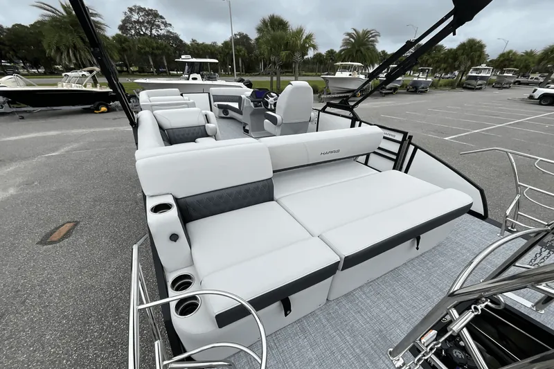 Slide: The Image of Harris 230 Sunliner 2025 - 33