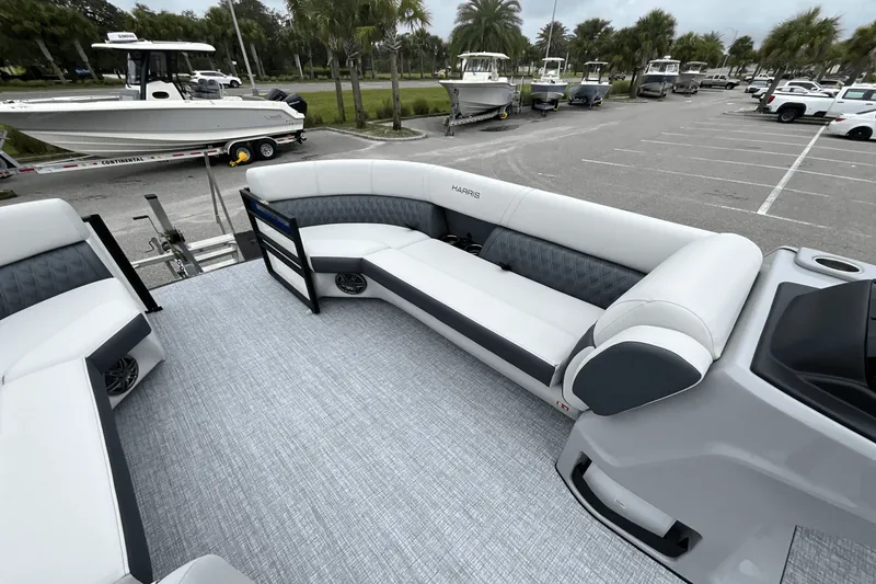 Slide: The Image of Harris 230 Sunliner 2025 - 37