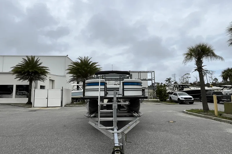 Slide: The Image of Harris 230 Sunliner 2025 - 5