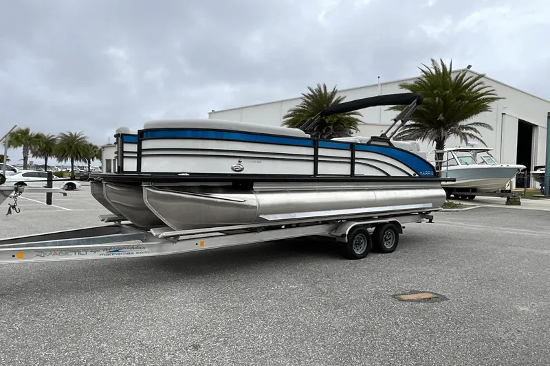 Slide: The Image of Harris 230 Sunliner 2025 - 9