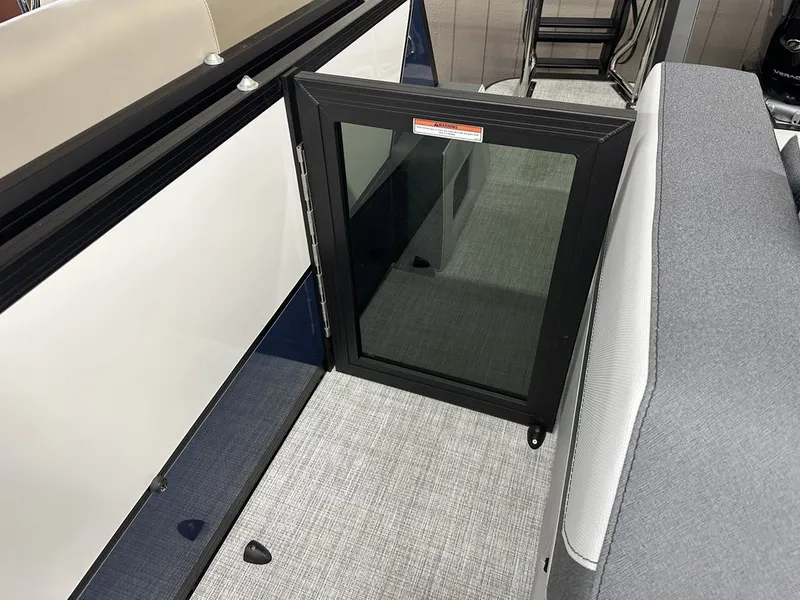 Slide: The Image of Alera Marine 23L 2026 - 10