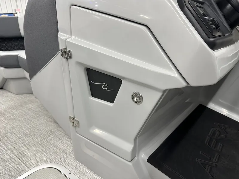 Slide: The Image of Alera Marine 23L 2026 - 14