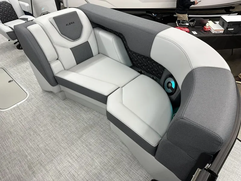 Slide: The Image of Alera Marine 23L 2026 - 26