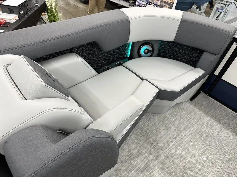 Slide: The Image of Alera Marine 23L 2026 - 18