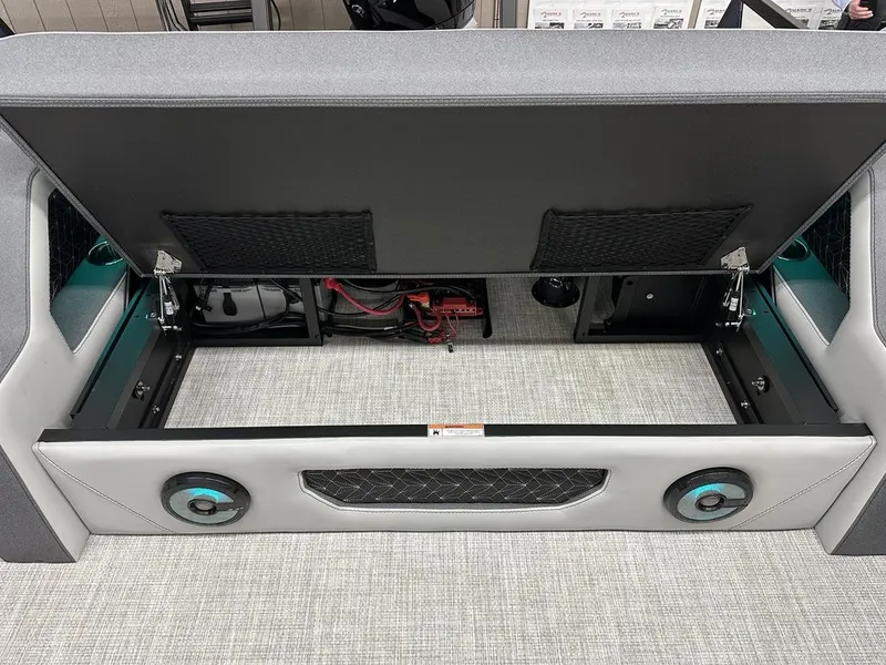 Slide: The Image of Alera Marine 23L 2026 - 11