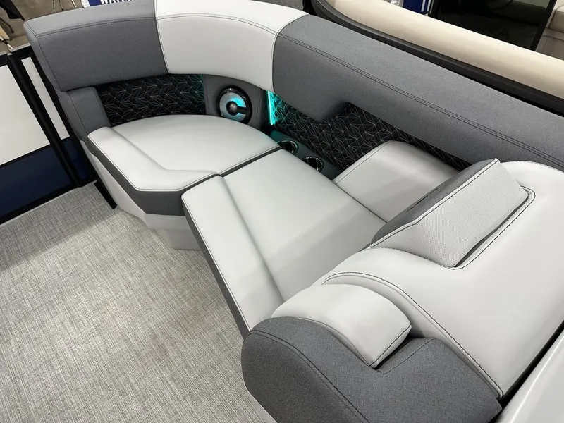 Slide: The Image of Alera Marine 23L 2026 - 17