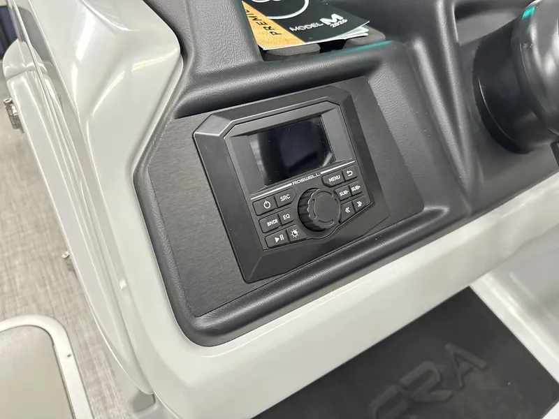 Slide: The Image of Alera Marine 23L 2026 - 7