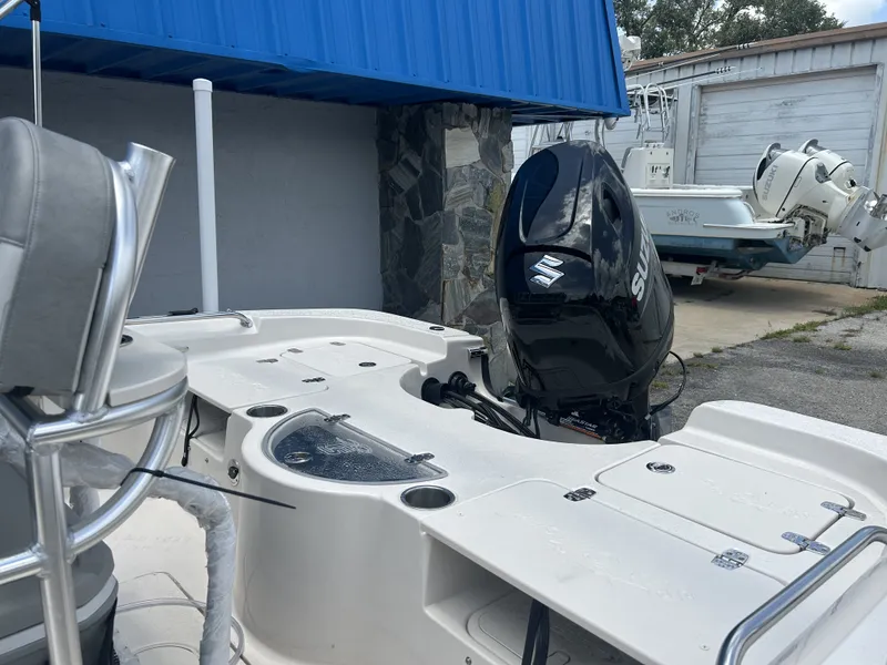 Slide: The Image of Carolina SEA CHASER 21 LX 2026 - 3