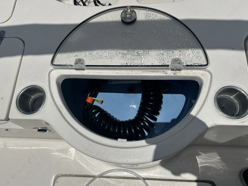 Slide: The Image of Carolina SEA CHASER 21 LX 2026 - 8