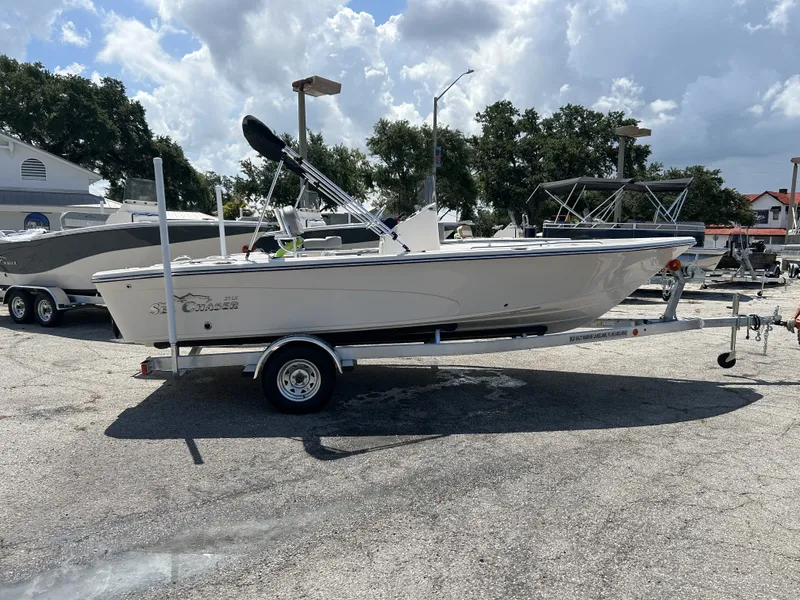 The Image of Carolina SEA CHASER 21 LX 2026 - 0