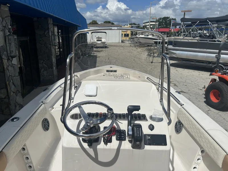 Slide: The Image of Carolina 23LX SEA CHASER 2026 - 17