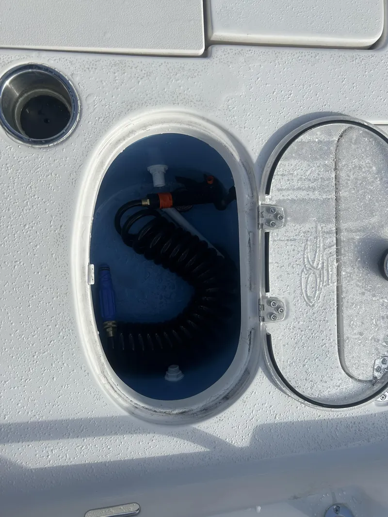 Slide: The Image of Carolina 23LX SEA CHASER 2026 - 9