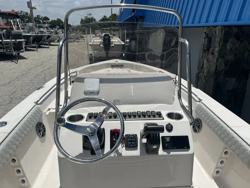 Slide: The Image of Carolina 23LX SEA CHASER 2026 - 2