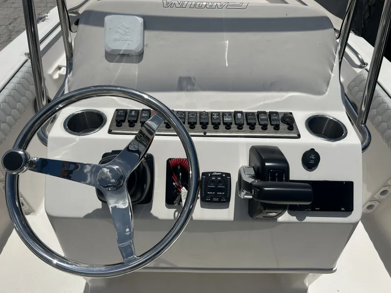 Slide: The Image of Carolina 23LX SEA CHASER 2026 - 3